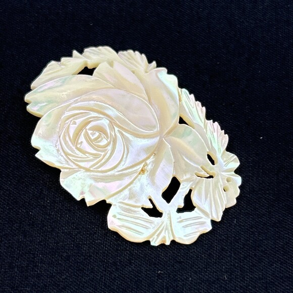 Unbranded Jewelry - Vintage Mother of Pearl Shimmery Ivory Roses Carved Floral Brooch 1940’s-1950’s